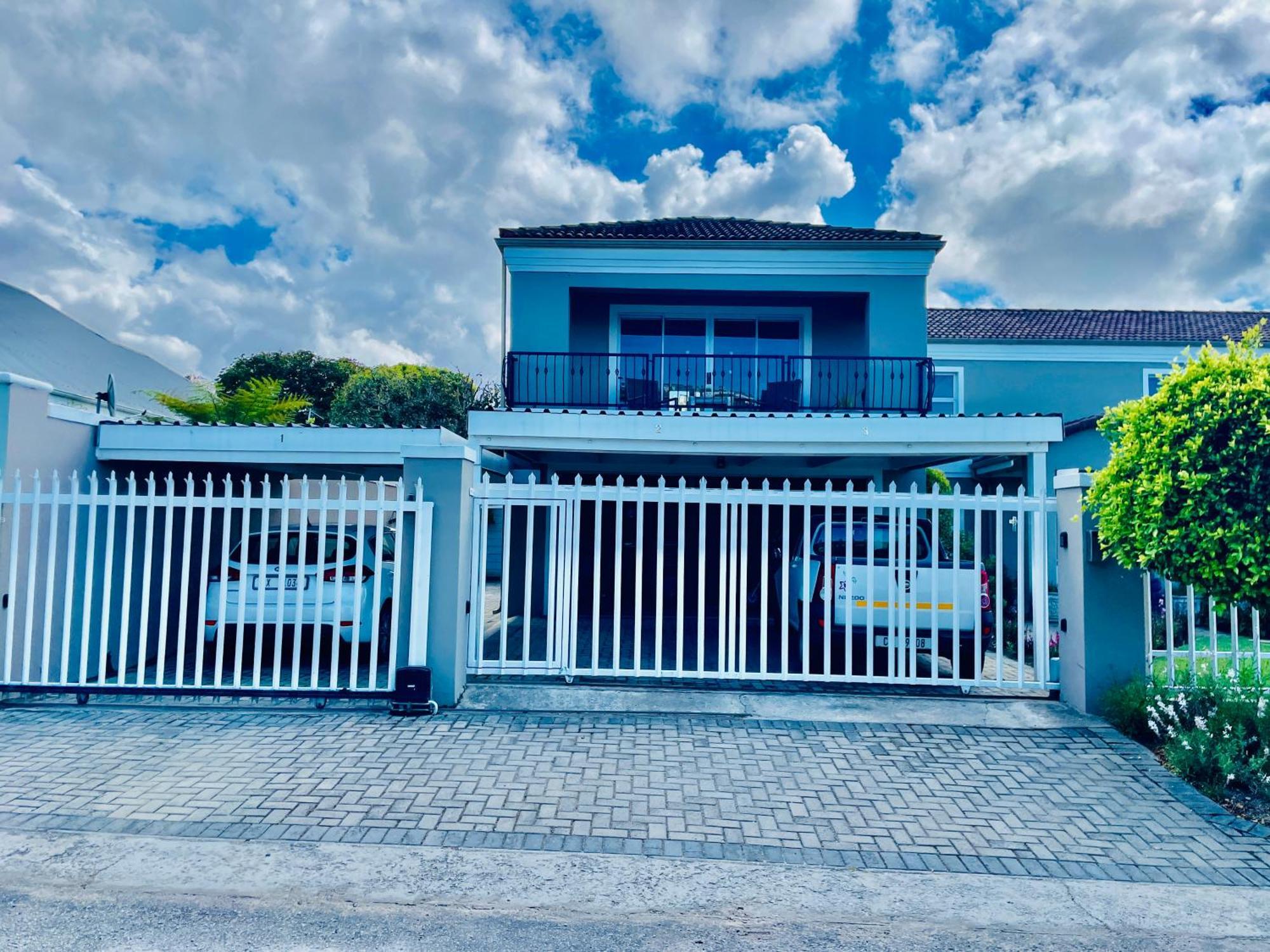 Calm Waters Guesthouse プレッテンバーグ・ベイ エクステリア 写真